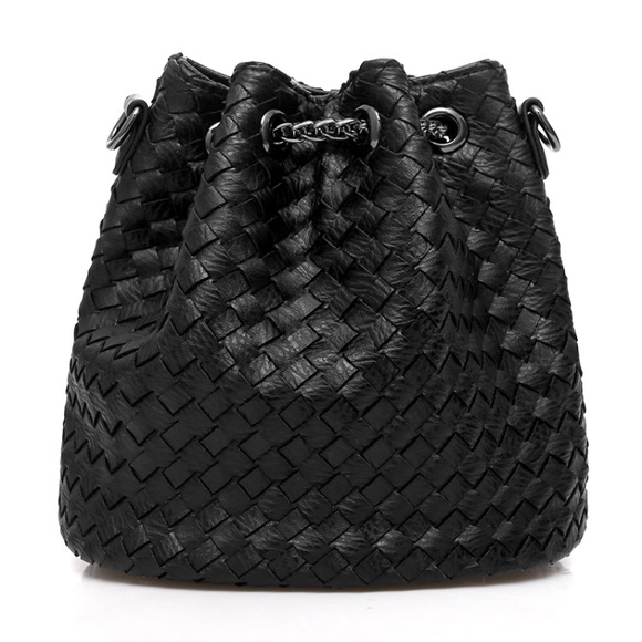 🆕 FLORENCE Weaved Drawstring Bucket Bag - Picture 4 of 8